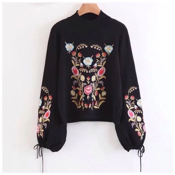 💕 Black Floral Embroidery Tie Sleeve Sweater - Picture 3 of 13
